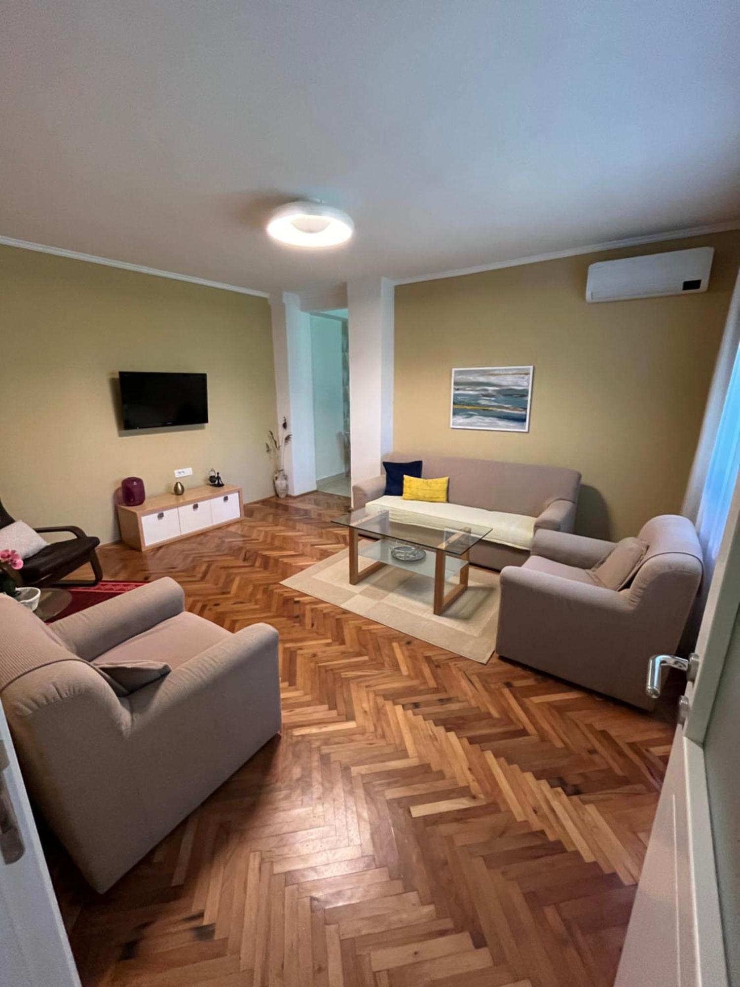 Old Niksic Apartment Luaran gambar